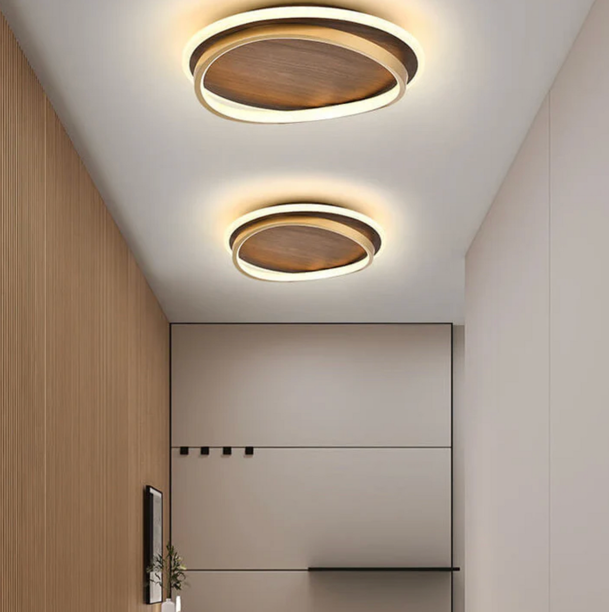 Nowoczesna lampa sufitowa LED – drewniany panel z podświetlanym pierścieniem