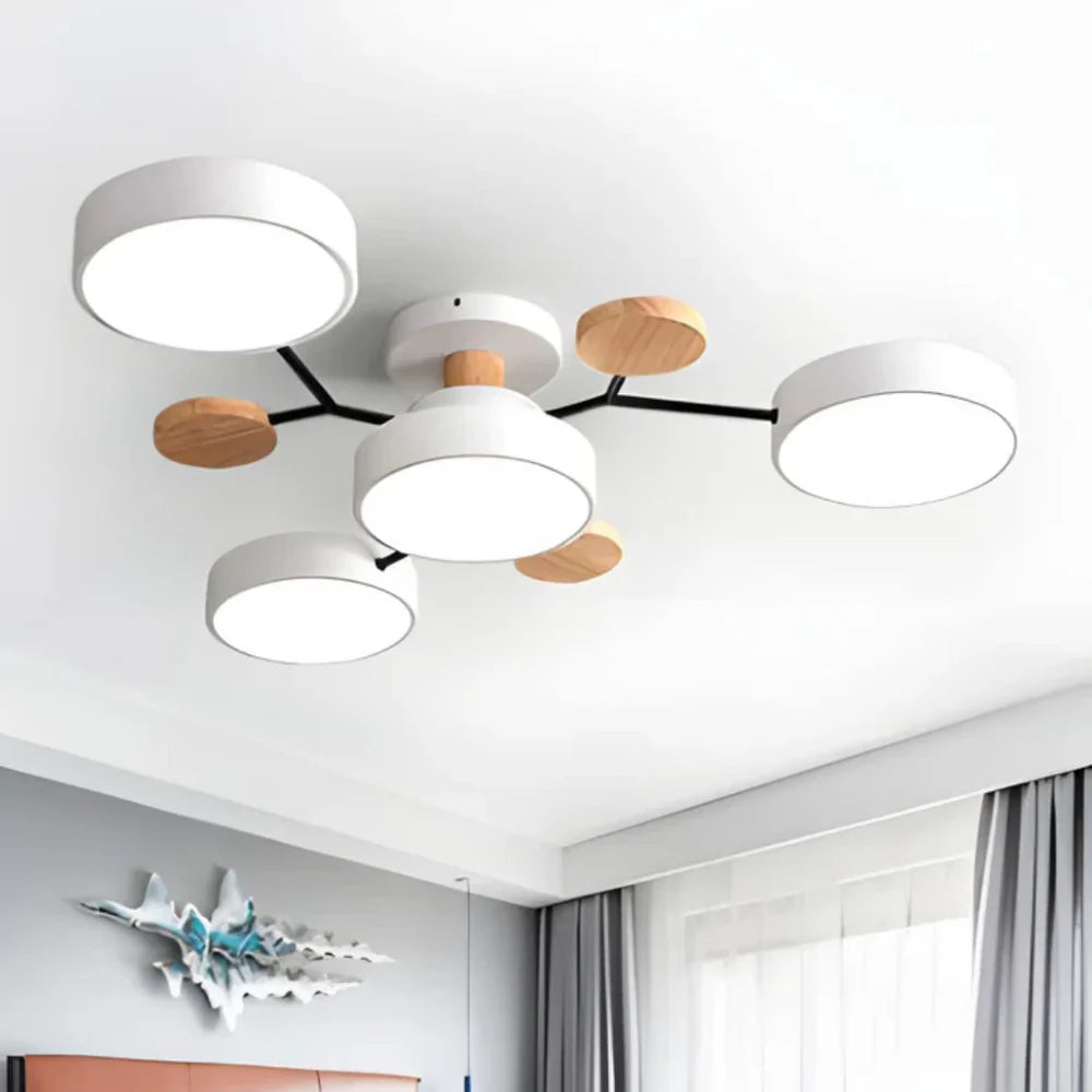 Nowoczesna lampa sufitowa LED wieloramienna – minimalistyczny design z drewnianymi akcentami