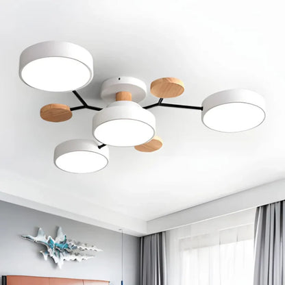 Nowoczesna lampa sufitowa LED wieloramienna – minimalistyczny design z drewnianymi akcentami