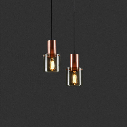 Nowoczesna Lampa Wisząca z Szklanym Kloszem i Metalowym Akcentem – Industrialna Elegancja