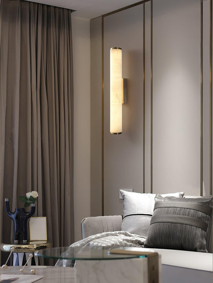 Nowoczesny kinkiet LED z alabastrowym kloszem – elegancka lampa ścienna do sypialni i salonu