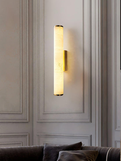 Nowoczesny kinkiet LED z alabastrowym kloszem – elegancka lampa ścienna do sypialni i salonu