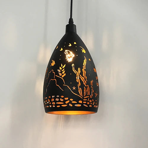 Nowoczesna lampa wisząca LED – metalowy klosz z dekoracyjnym wzorem