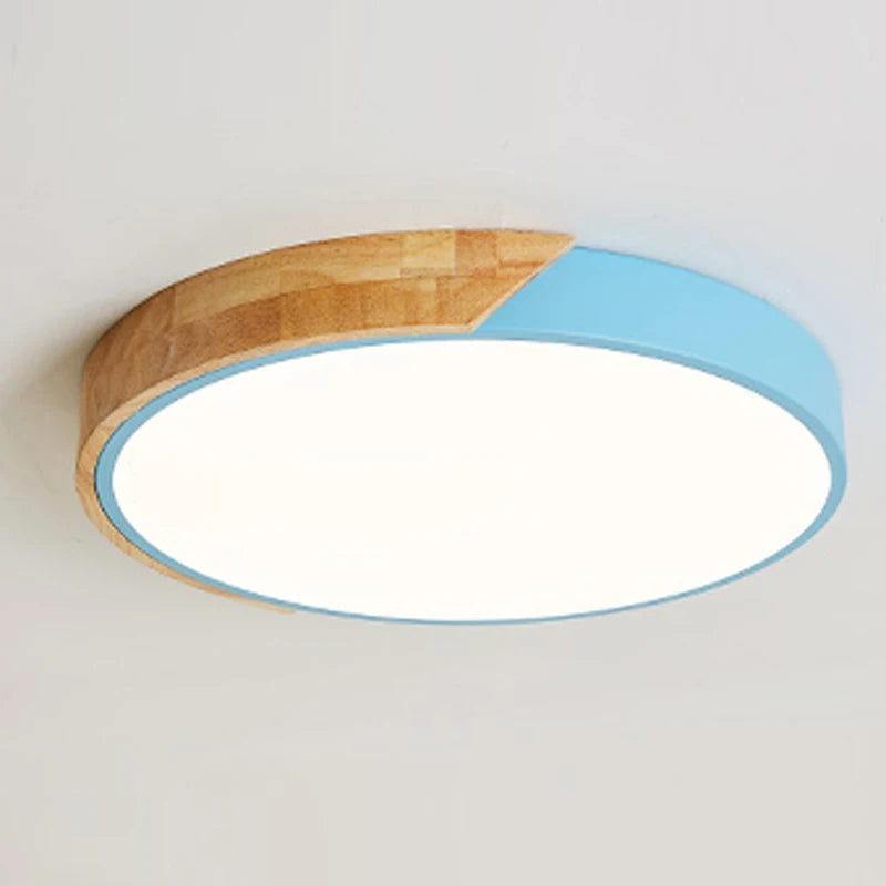 Nowoczesna okrągła lampa sufitowa LED z drewnianym akcentem