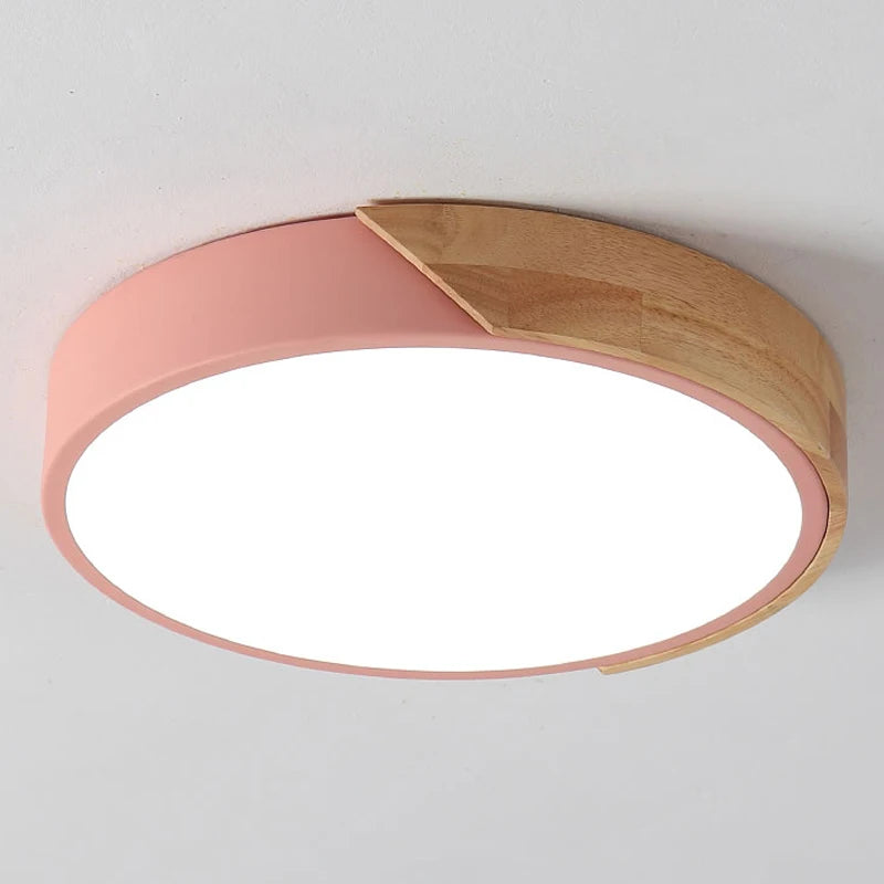 Nowoczesna okrągła lampa sufitowa LED z drewnianym akcentem