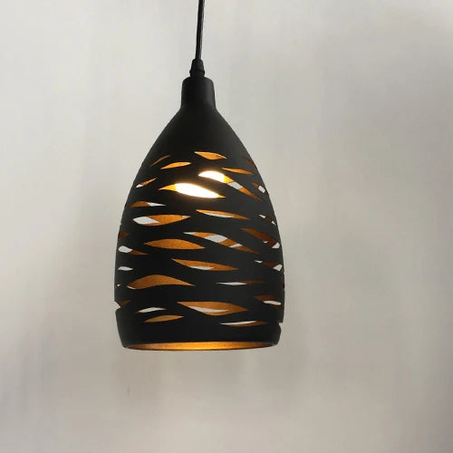 Nowoczesna lampa wisząca LED – metalowy klosz z dekoracyjnym wzorem