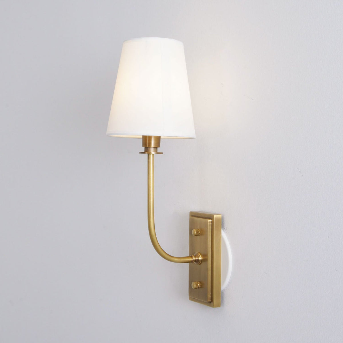Lampa ścienna Esther z tkaninowym kloszem 21