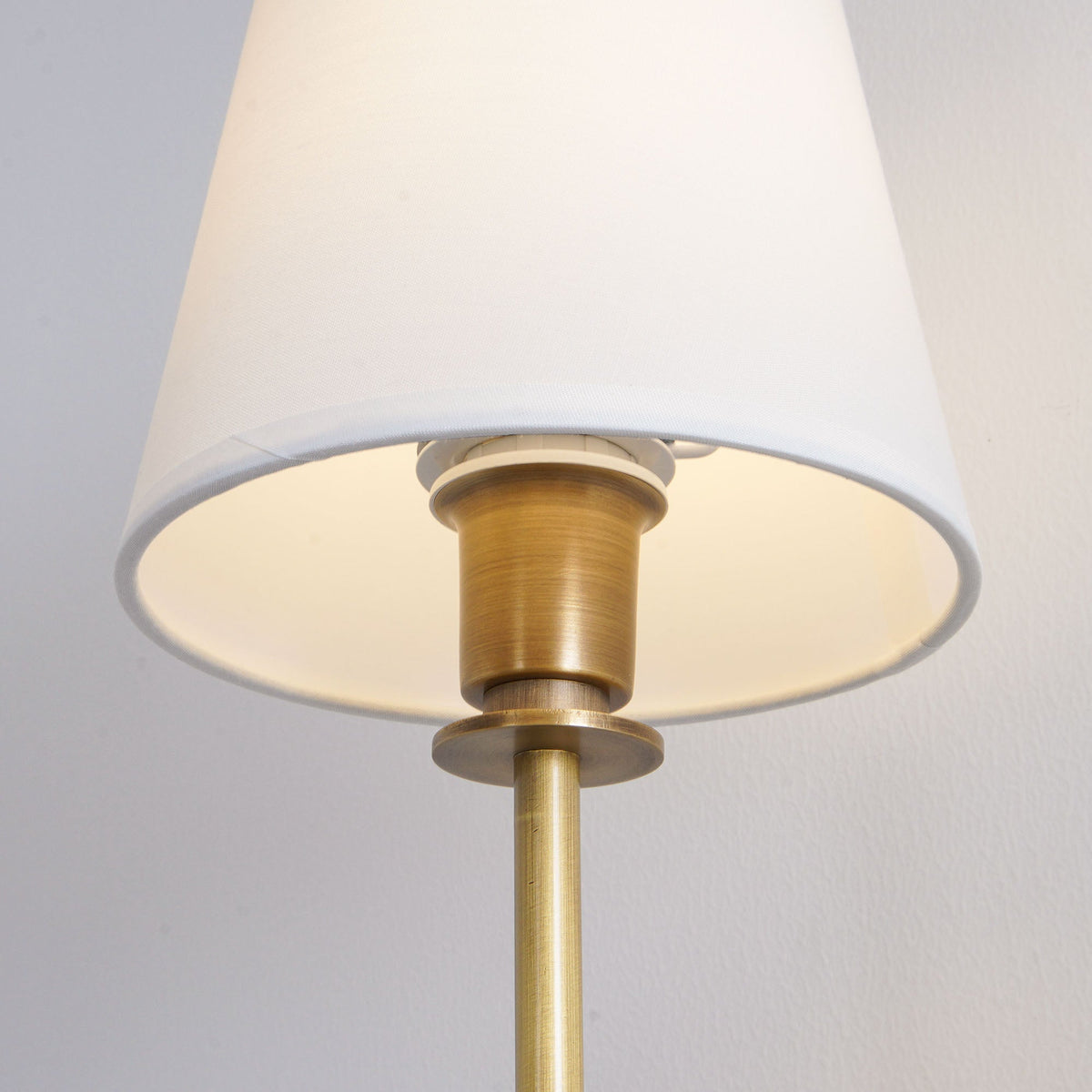 Lampa ścienna Esther z tkaninowym kloszem 29