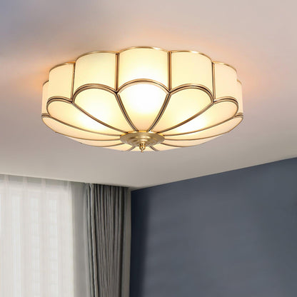 Lampa sufitowa Ulira w kształcie kwiatu, matowe szkło, mosiądz 11