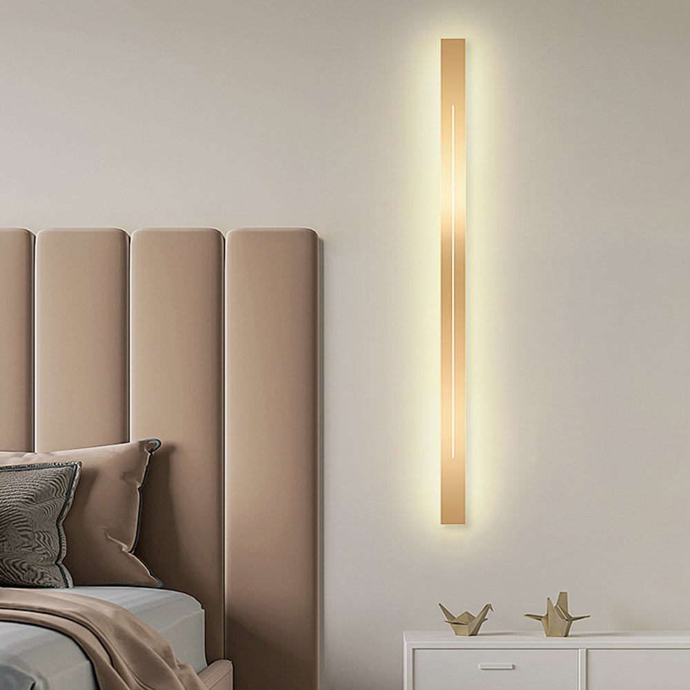Liniowa lampa ścienna Azin, czarna/złota, do salonu 8