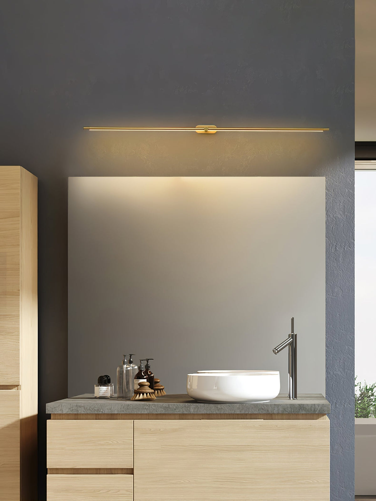 Minimalistyczna liniowa lampa ścienna Flano z akumulatorem 30