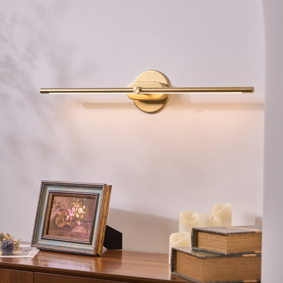 Minimalistyczna liniowa lampa ścienna Flano z akumulatorem 45