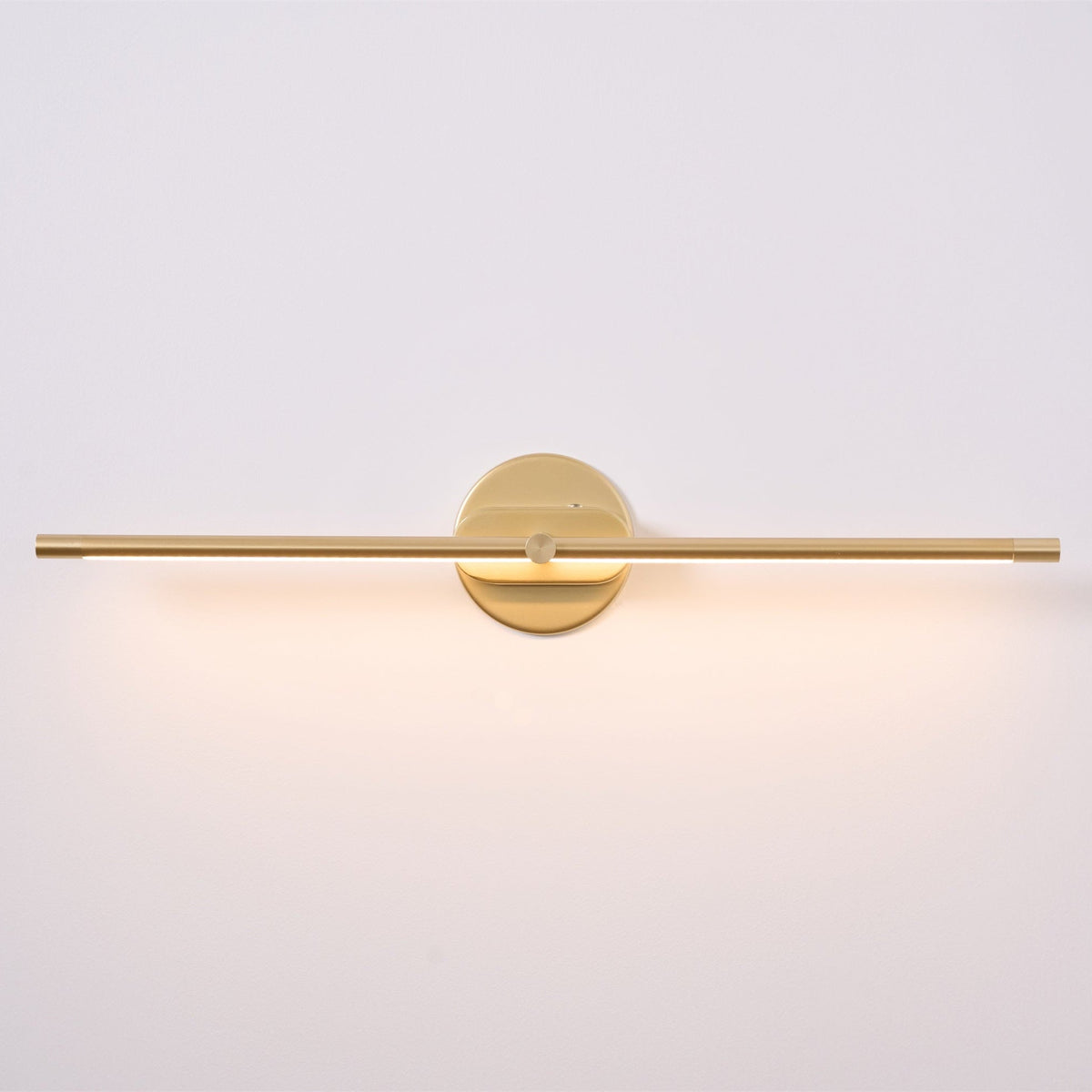 Minimalistyczna liniowa lampa ścienna Flano z akumulatorem 52