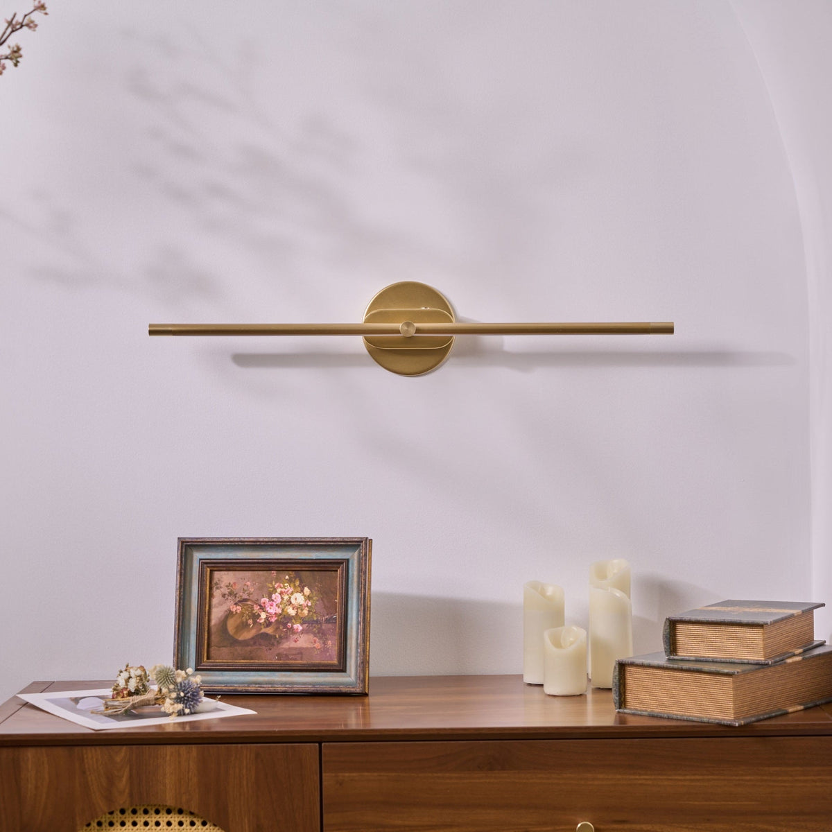 Minimalistyczna liniowa lampa ścienna Flano z akumulatorem 6