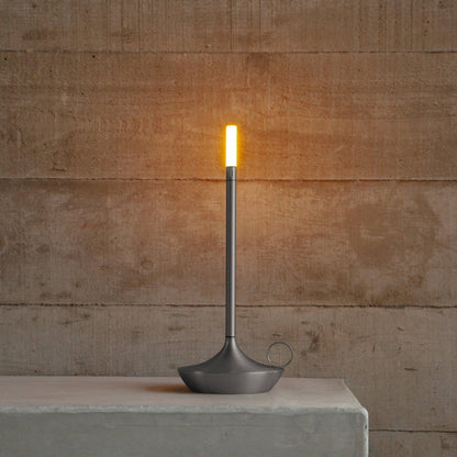 Minimalistyczna lampa stołowa LED z dotykowym włącznikiem w kształcie świecy