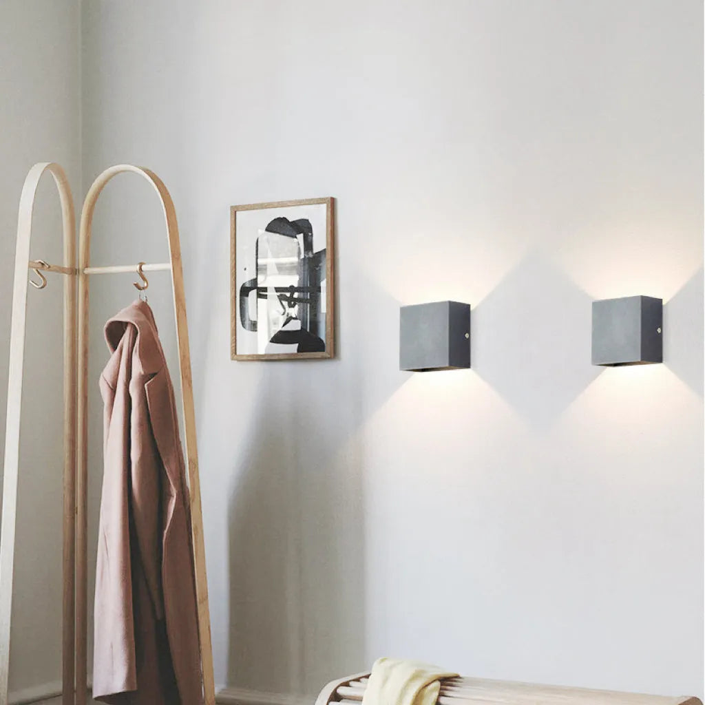 Nowoczesna regulowana kwadratowa lampa ścienna LED Nexu 22
