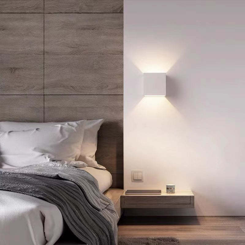 Nowoczesna regulowana kwadratowa lampa ścienna LED Nexu 7