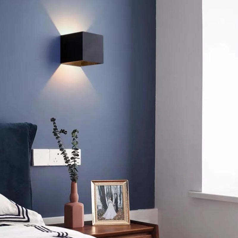 Nowoczesna regulowana kwadratowa lampa ścienna LED Nexu 8