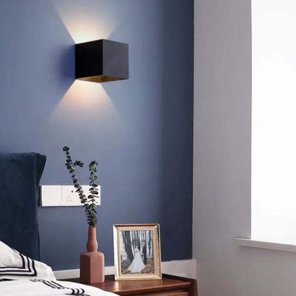 Nowoczesna regulowana kwadratowa lampa ścienna LED Nexu 8