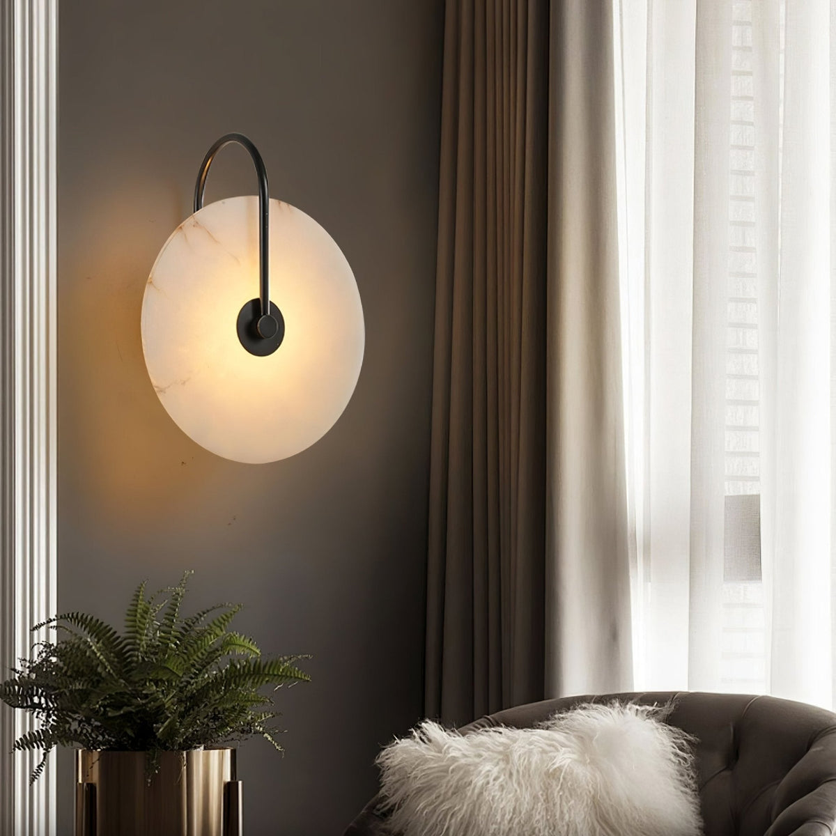 Okrągła lampa ścienna LED Kristy z alabastru 33