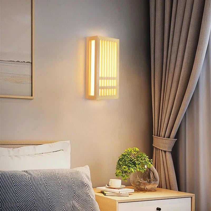 Kinkiet ścienny drewniany LED – lampa w stylu japandi z dekoracyjnym panelem