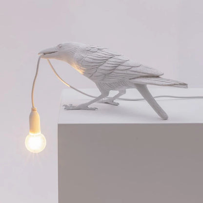 Lampa stołowa Kruk – nowoczesna dekoracja z żarówką