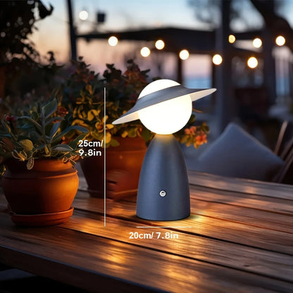 Lampa stołowa LED w kształcie postaci z kapeluszem – designerska lampka nocna do salonu lub sypialni