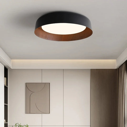 Nowoczesna lampa sufitowa LED z drewnianym akcentem