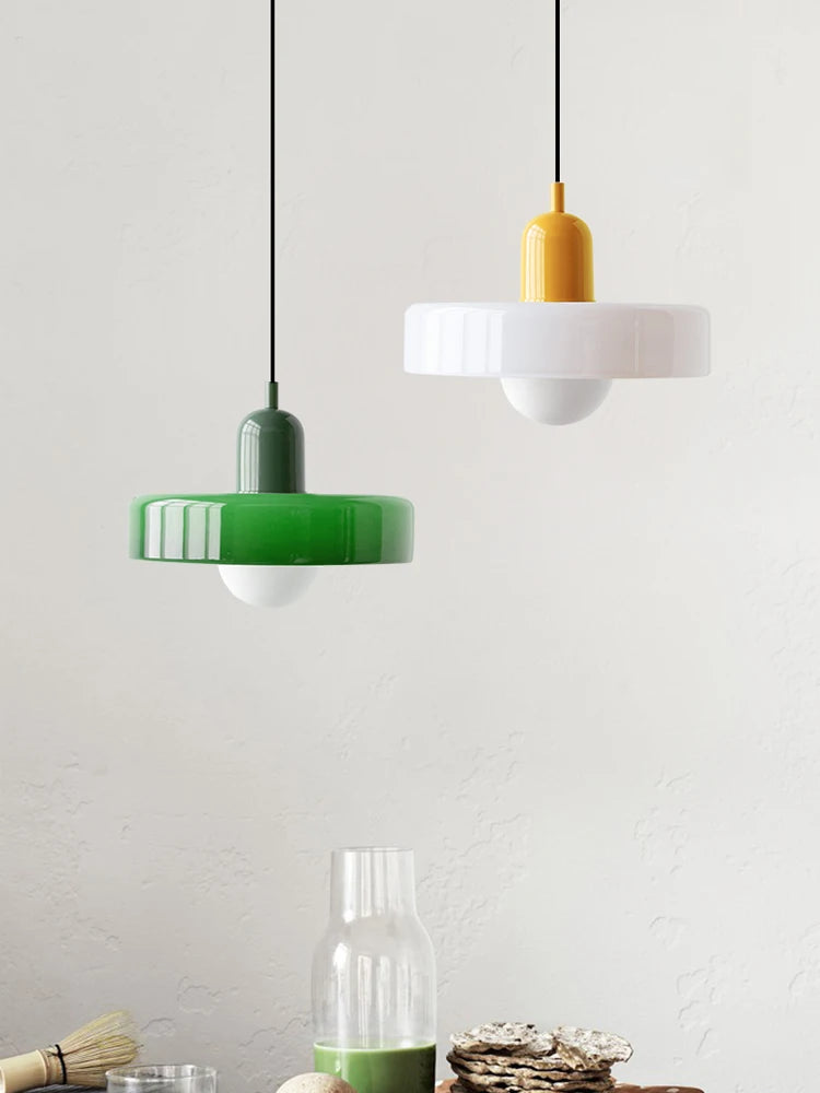 Nowoczesna lampa wisząca z kolorowym szklanym kloszem Bauhaus