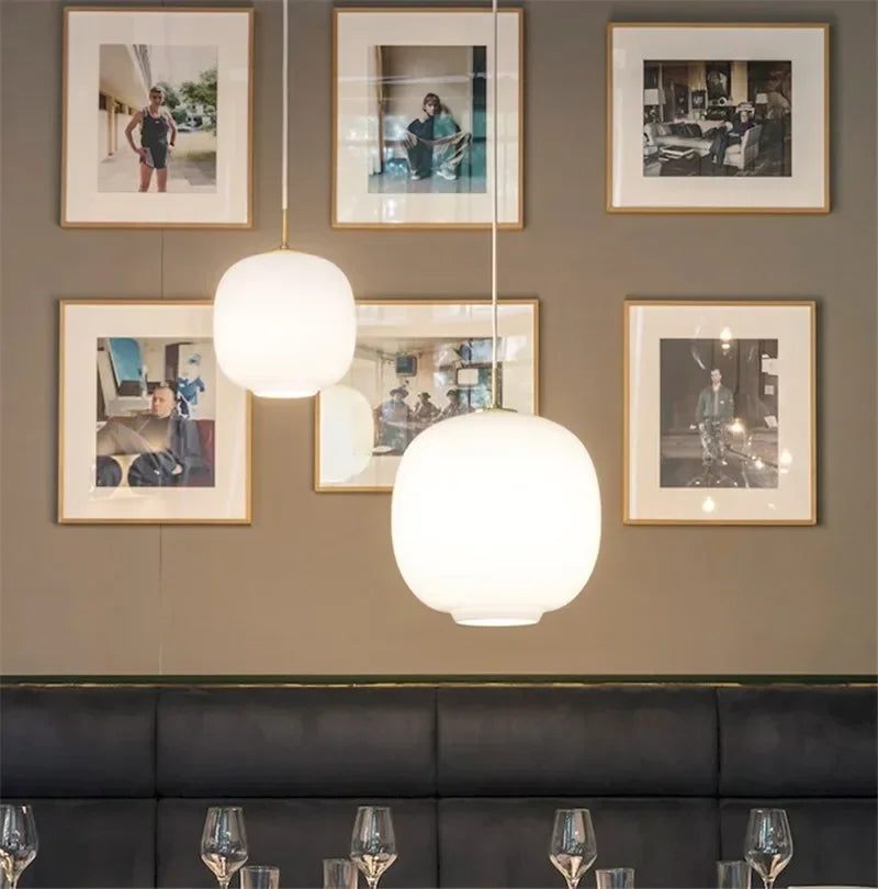 Szklana lampa wisząca LED – minimalistyczny klosz w stylu skandynawskim
