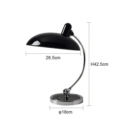 Designerska lampa biurkowa retro – metalowa z chromowaną podstawą