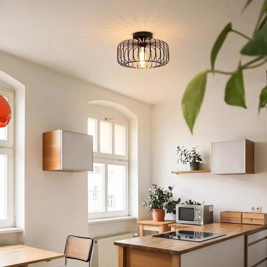 Lampa sufitowa w stylu industrialnym – plafon metalowy klosz