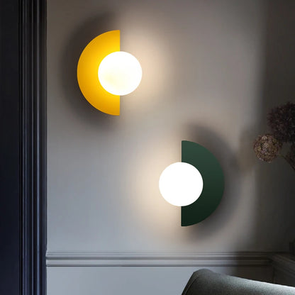 Nowoczesna lampa ścienna LED w stylu geometrycznym półkole