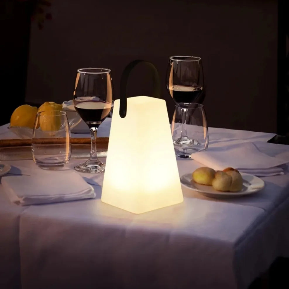 Lampka LED przenośna RGB z pilotem i ładowaniem USB – dekoracyjna lampa stołowa do domu i ogrodu