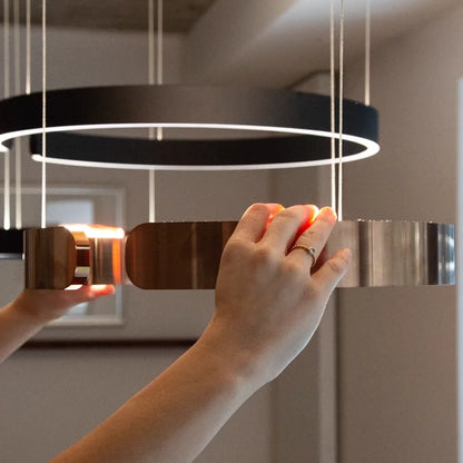 Nowoczesny żyrandol LED w kształcie pierścienia – elegancka okrągła lampa sufitowa