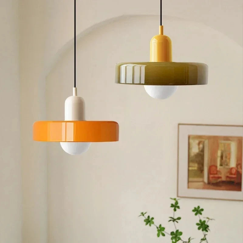Nowoczesna lampa wisząca z kolorowym szklanym kloszem Bauhaus