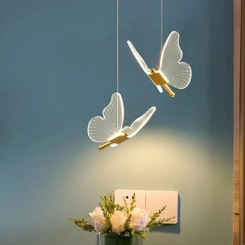 Lampa wisząca LED w kształcie motyla – designerskie oświetlenie do sypialni i salonu