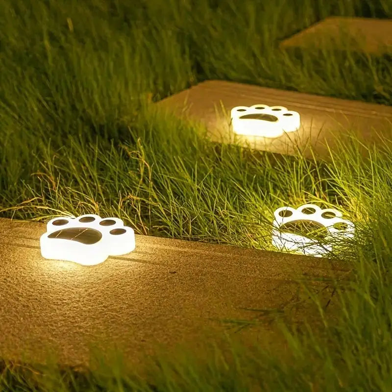 Solarna lampa ogrodowa LED – ślady łapek zwierząt