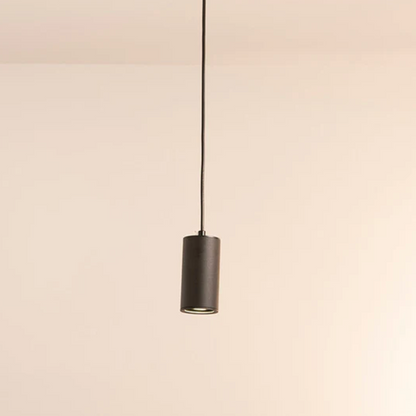 Nowoczesna lampa wisząca typu spot – elegancja w minimalistycznym wydaniu