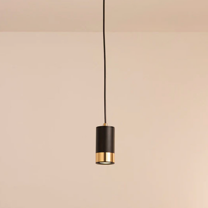 Nowoczesna lampa wisząca typu spot – elegancja w minimalistycznym wydaniu