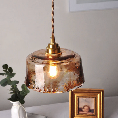 Lampa wisząca z bursztynowego szkła artystycznego z mosiężnym wykończeniem