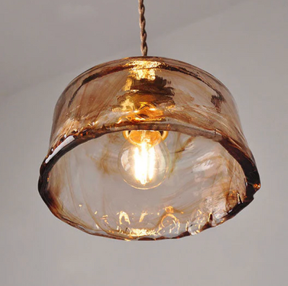 Lampa wisząca z bursztynowego szkła artystycznego z mosiężnym wykończeniem