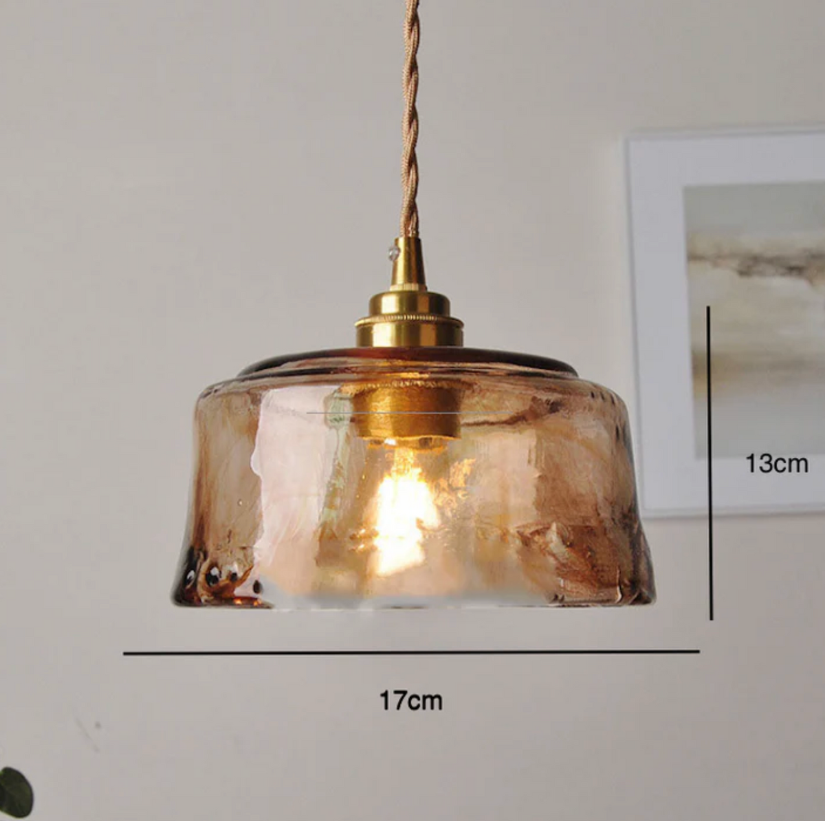 Lampa wisząca z bursztynowego szkła artystycznego z mosiężnym wykończeniem