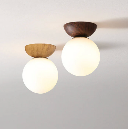 Lampa sufitowa lub wisząca z mlecznym kloszem i drewnianym akcentem – minimalistyczna elegancja do każdego wnętrza