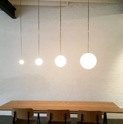 Lampa wisząca kula LED – nowoczesne oświetlenie sufitowe
