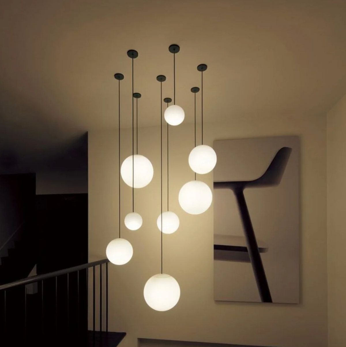Lampa wisząca kula LED – nowoczesne oświetlenie sufitowe