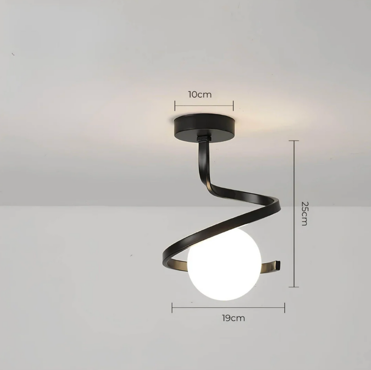 Plafon sufitowy spiralny – lampa z kulistym