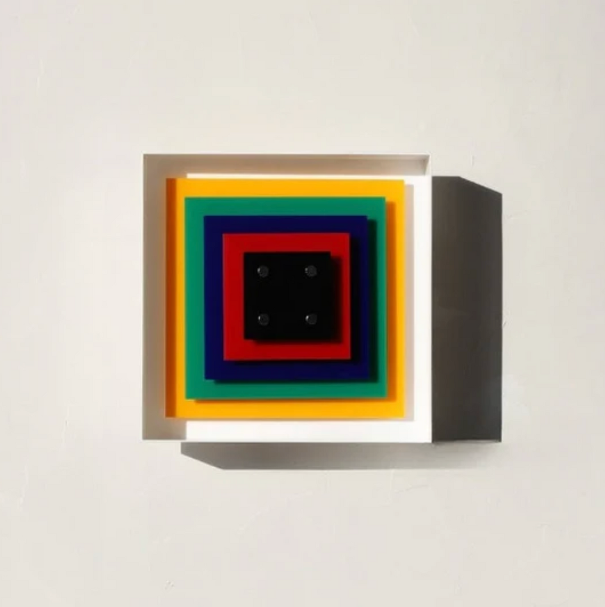 Designerski kinkiet ścienny Geometry – kolorowa lampa dekoracyjna z łańcuszkiem