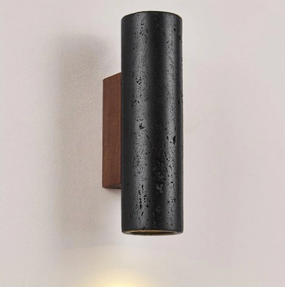 Nowoczesna lampa ścienna tubowa – czarna, minimalistyczny kinkiet góra–dół
