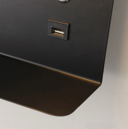 Nowoczesny kinkiet LED z półką i portem USB – lampka ścienna do sypialni